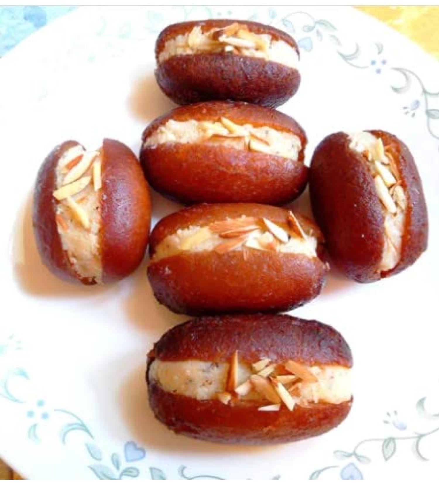 Indian Traditional Sweet Gulab Jamun Sandwich 500g Best Gift For All Occasions Raksha Bandhan Rakhi Marriage Diwali Holi Ganesh Chaturthi Festival Treat For Family & Friend - Buy Online on SooperMarket.com
