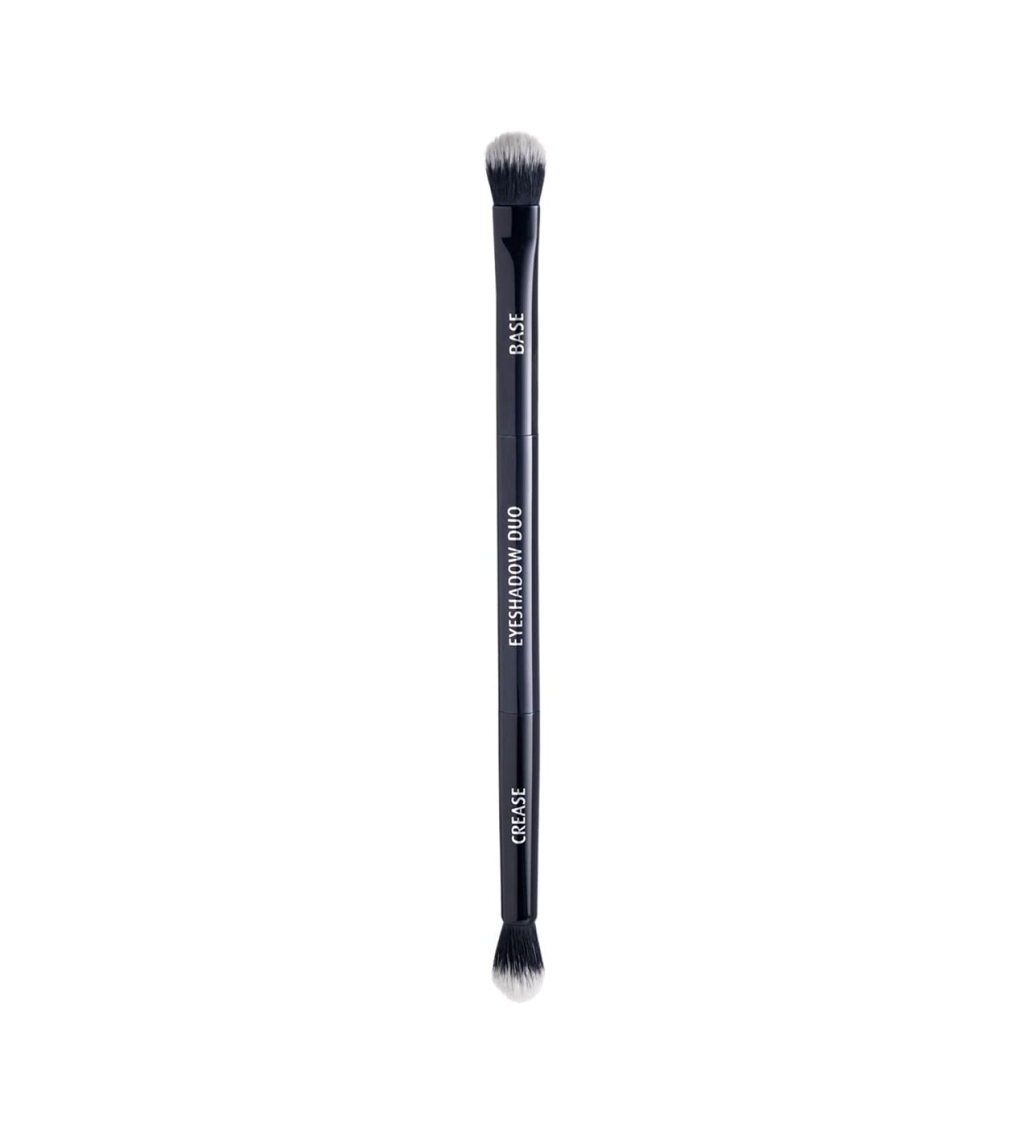 Lune+Aster Eyeshadow Duo Brush - Multi-tasking, dual-ended vegan Eyeshadow Duo Brush.