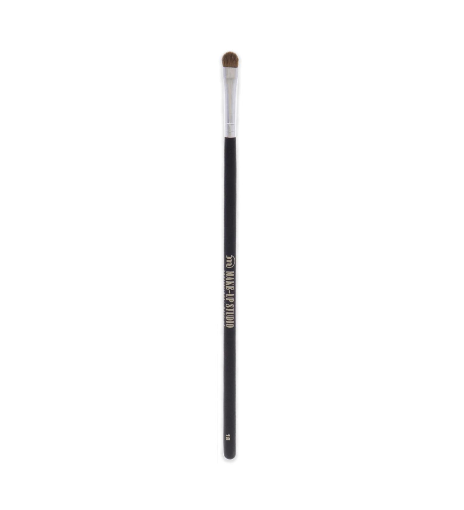 Professional Amsterdam Eyeshadow Brush Short Flat No.18 - Precise Application - Creates Highlights In Inner Corners Of Eyes - Small Size Makes It Perfect Reaching Smaller Areas - 1 Pc