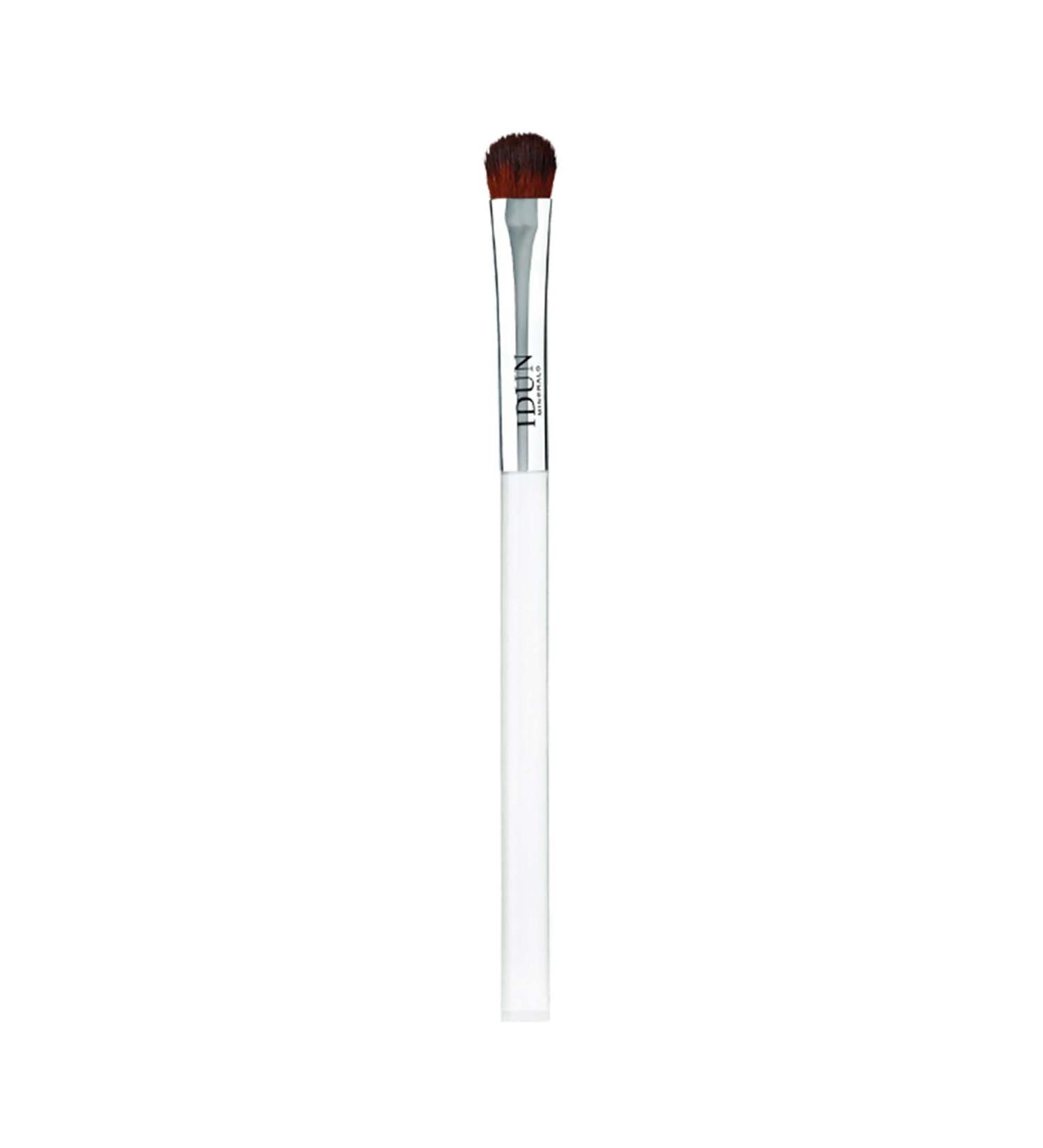 Precision Eyeshadow Brush - Small Tapered Bristles Lined In A Rounded Shape - Precisely Lays Color With Impeccable Detail and Precision - For Buildable Coverage - 1 Pc (I0100356)