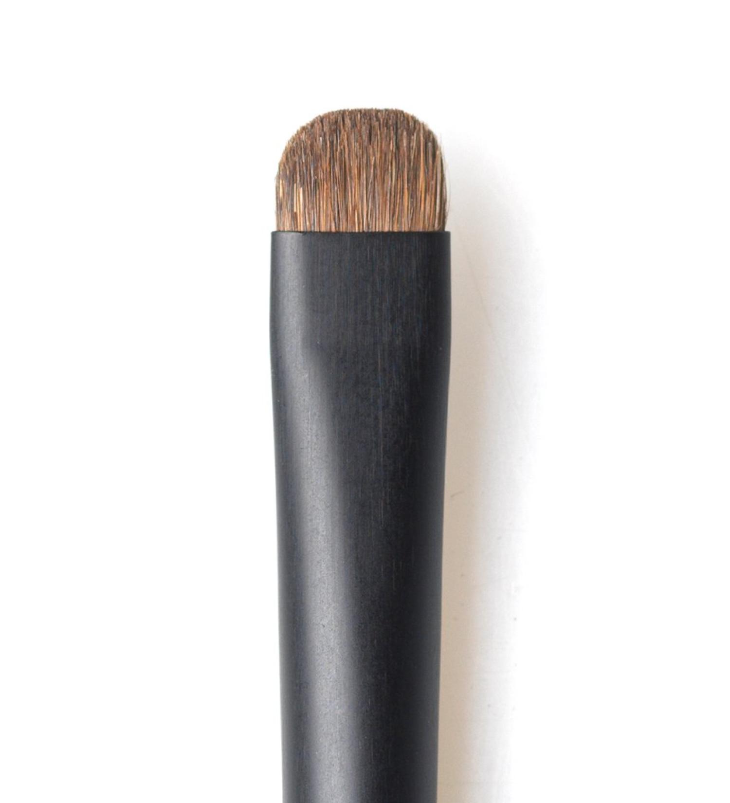 Buy Jacqueline Kalab Smudger - Versatile Eyeliner Eyeshadow & Eyebrow Brush - 4.9 in Makeup Artist Quality | International Shipping Available - Buy Online on SooperMarket.com