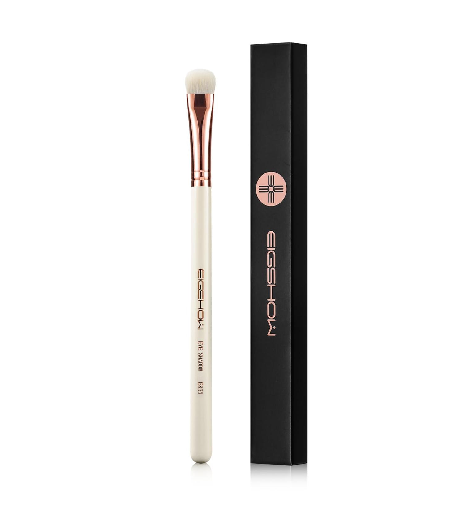 Eyeshadow Brush EIGSHOWBEAUTY Professional Eye Shadow Brush with Saikoho Goat Hair Premium Eye Makeup Brush For Blending Smudging Shading (E831) - Buy Online on SooperMarket.com