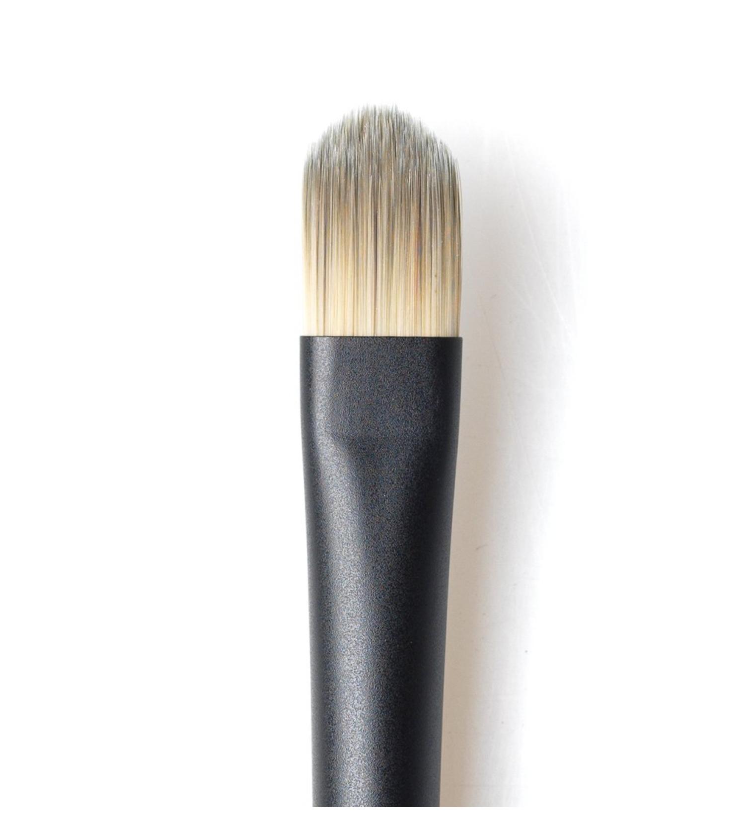 Flat Concealer Brush by Jacqueline Kalab - Artiste | 5.7in | Perfect for Flawless Makeup Application | International Shipping Available - Buy Online on SooperMarket.com