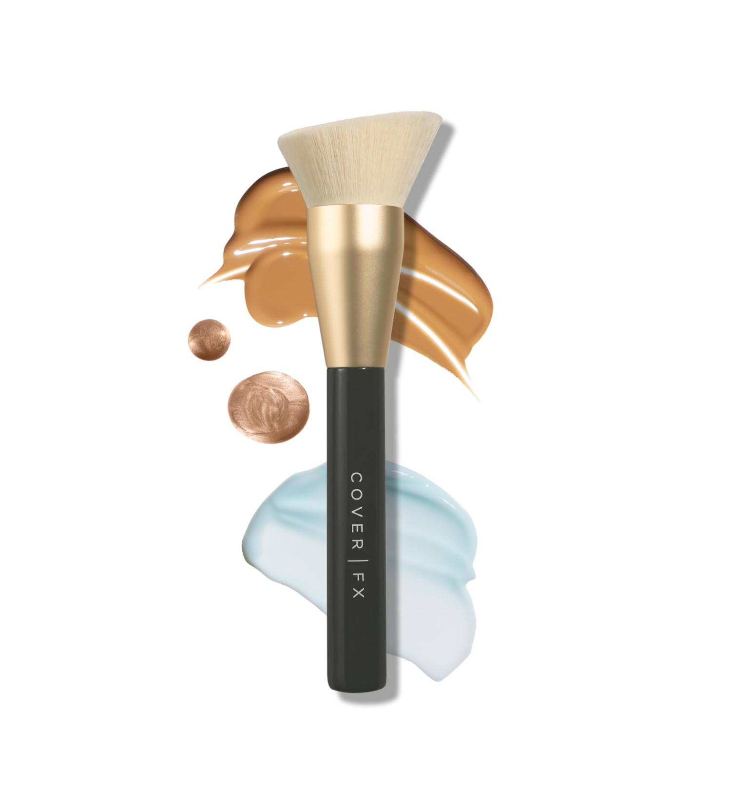 Buy COVER FX Maximizing Full Face Brush - Enhance Your Makeup Experience | International Shipping Available - Buy Online on SooperMarket.com