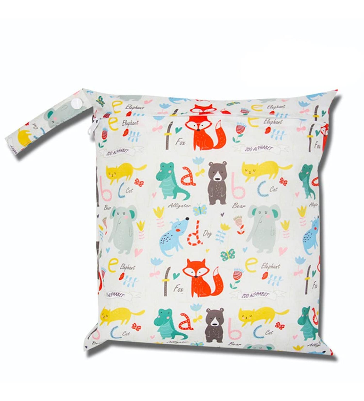 Buy Egurs Wetbag Waterproof Reusable Diaper Bag - White Zoo | Nappy Bag M 30x28cm - International Shipping Available - Buy Online on SooperMarket.com
