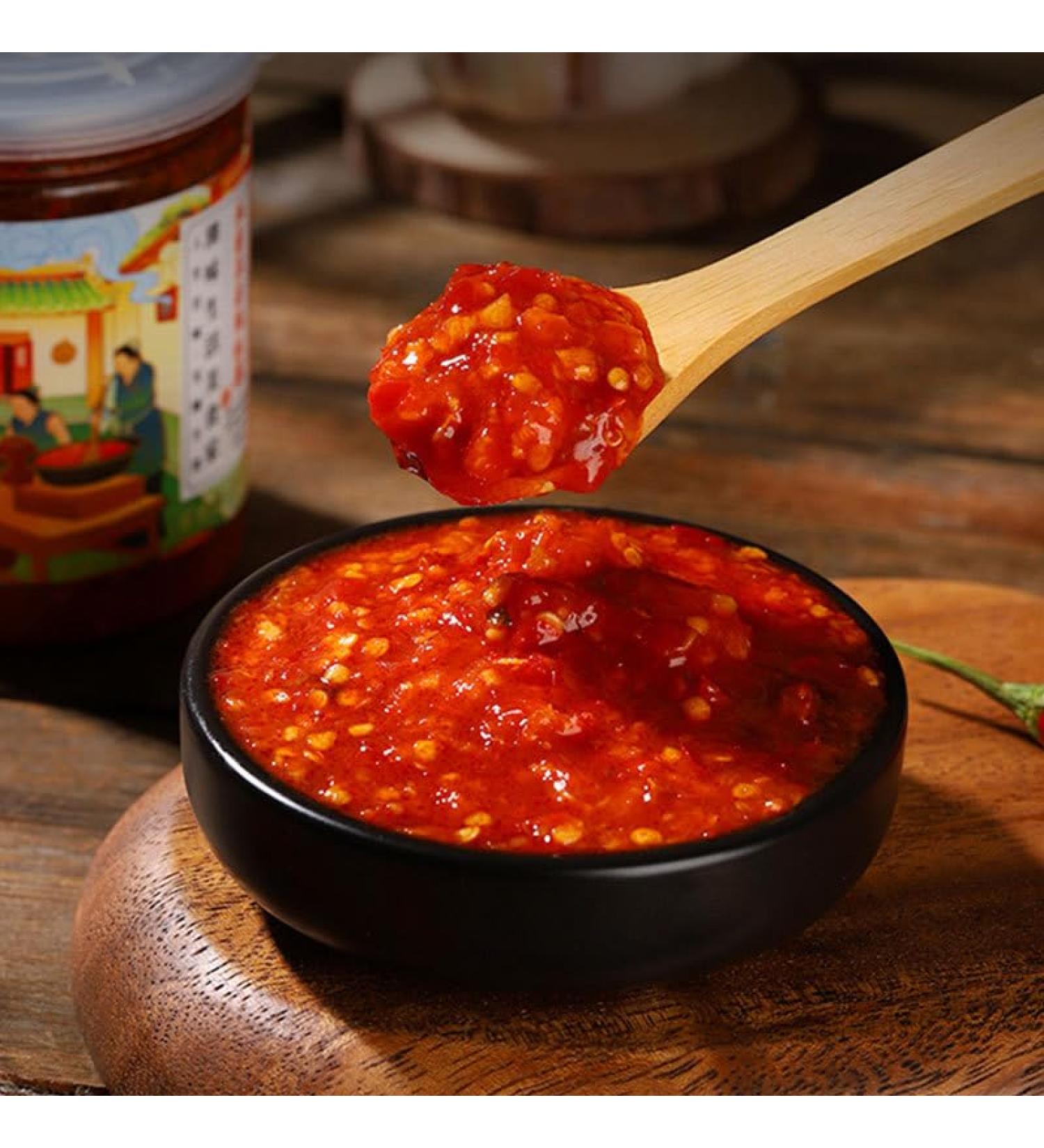 Garlic and chili sauce 200g/can handmade chili sauce in China main course and side dishes rice toppings ready to eat food special spicy chili sauce black bean sauce (1 can) - Buy Online on SooperMarket.com