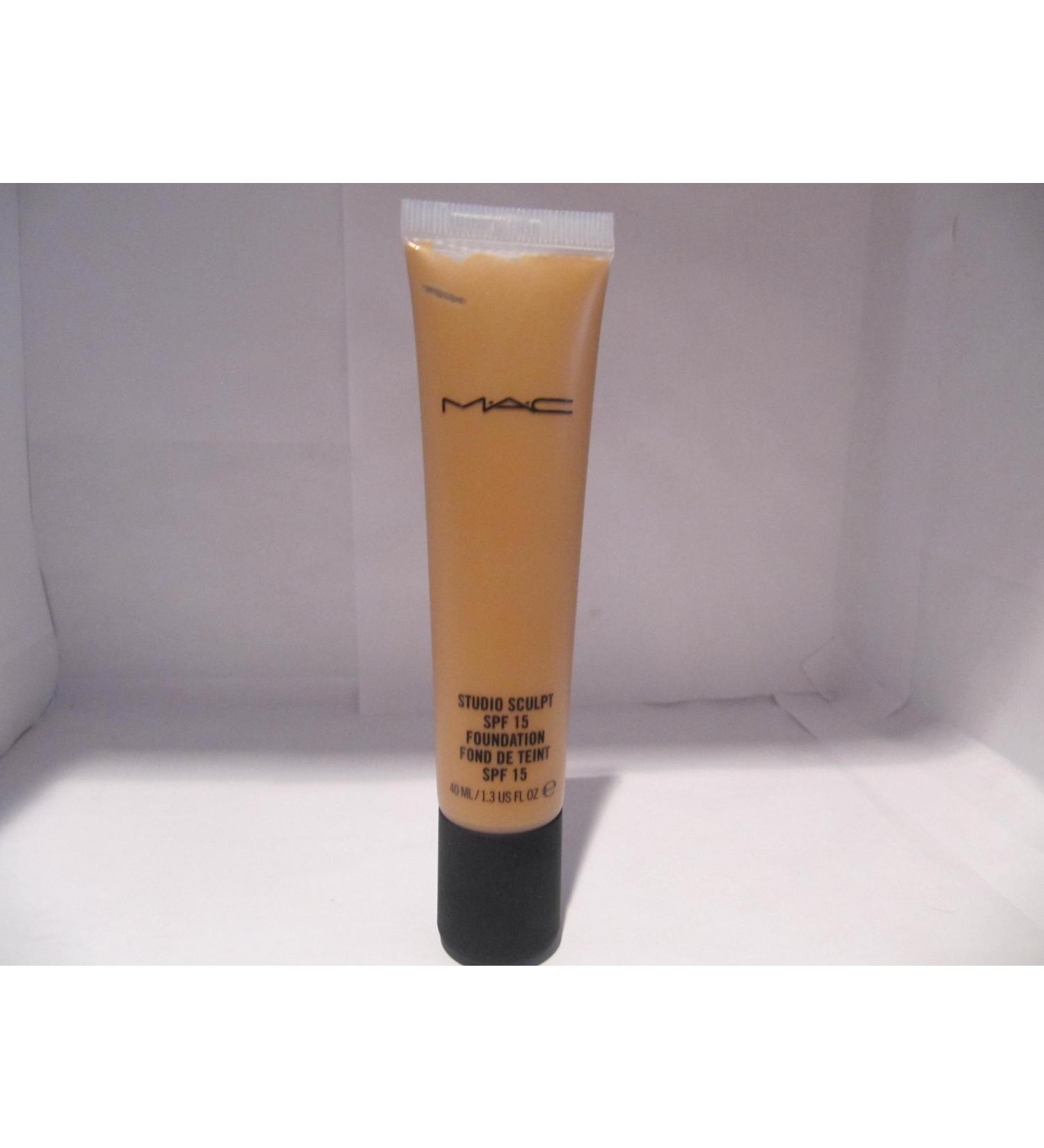 MAC Studio Sculpt SPF 15 Foundation - NC45 - 40 ml / 1.3 oz