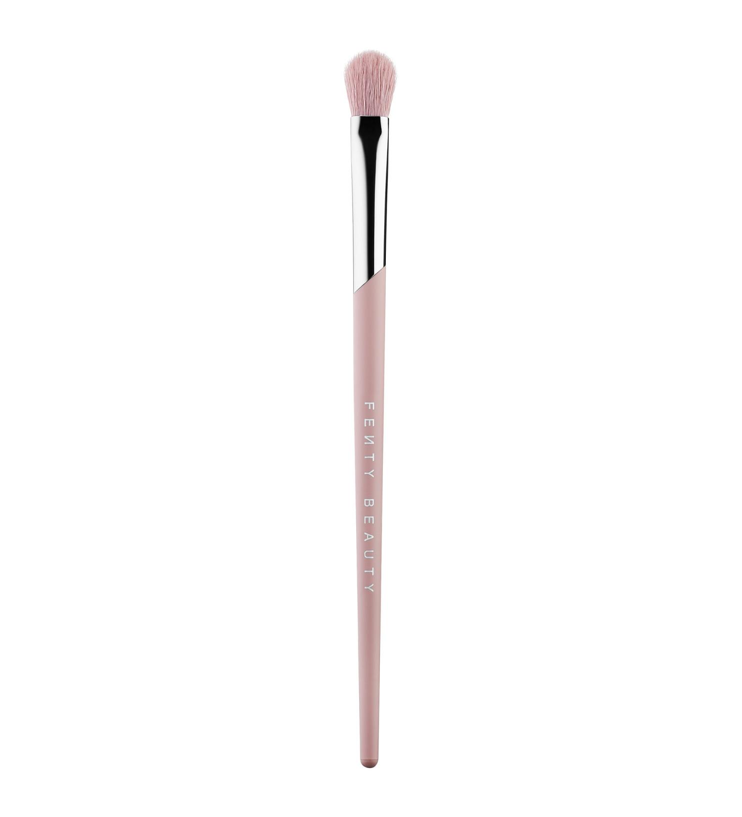 Fenty Beauty by Rihanna Precision Blending Eyeshadow Brush 230