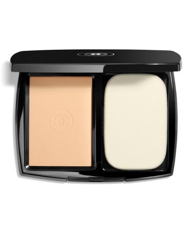 CHANEL ULTRA LE TEINT Ultrawear All-Day Comfort Flawless Finish Compact Foundation B10 0.45 oz