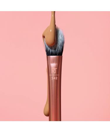 Real Techniques Brightening Concealer Makeup Brush 1 ct - Transform Your Style with the Best Innovation Today! - Buy Online on SooperMarket.com