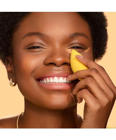 Discover Real Techniques Miracle Concealer Makeup Sponge Duo 2 ct - Elevate Your Style Instantly! - Buy Online on SooperMarket.com