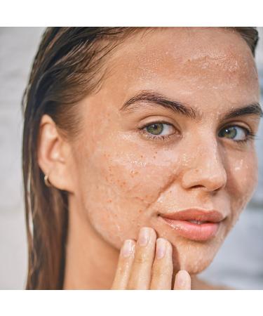 Discover Clarins Travel Size One-Step Gentle Exfoliating Cleanser 1.5 oz - Elevate Your Style Instantly! - Buy Online on SooperMarket.com
