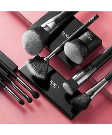 KIKO Milano Face 05 Round Foundation Brush - Flat-Cut Synthetic Brush for Liquid & Mousse Makeup | International Shipping Available - Buy Online on SooperMarket.com