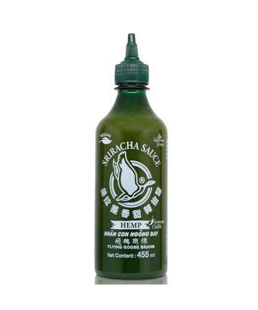 Flying Goose Sriracha Sauce (Green Chilli) (455 ml) - Spicy & Tangy Condiment - Used as Taste Enhancer for Meals Oriental Foods and Snacks Natural Ingredients (Pack of 1)
