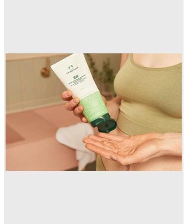 The Body Shop Aloe Vera Multi-Use Soothing Gel 200ml - hydrates and helps soothe dry sensitive skin. Non-greasy and gentle on skin. Can be used as an overnight leave-on mask to restore comfort of ski - Buy Online on SooperMarket.com