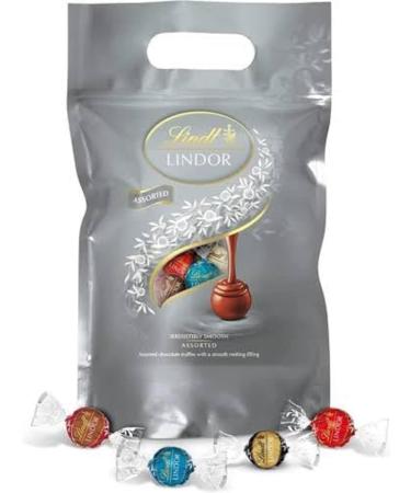 Lindt Lindor silver mixture |1 kg bag |approx. 80 balls milk 70% Salted Caramel Double Chocolate with a delicate melting filling |Large pack |Pralines gift |Chocolate gift silver mixture 1 kg