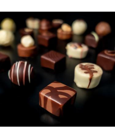 Praline Messenger - 30 Handmade German Chocolates | Classic Chocolate Gift 375g | International Shipping - Buy Online on SooperMarket.com