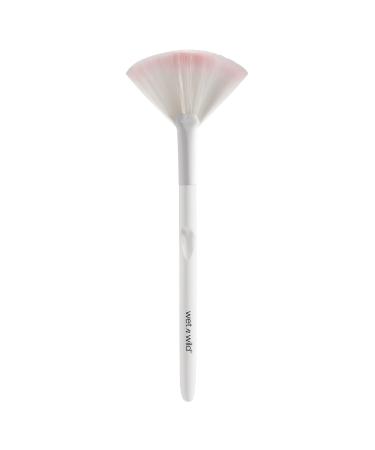 wet n wild Fan Brush  Blending Brush for Highlighter  Blush  & Peel Masks  Ergonomic Handle