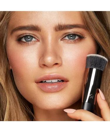 KIKO Milano Face 05 Round Foundation Brush - Flat-Cut Synthetic Brush for Liquid & Mousse Makeup | International Shipping Available - Buy Online on SooperMarket.com