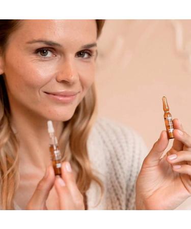ISDIN Isdinceutics Day and Night Pack | Flavo-C Ultraglican (10 ampoules) and Flavo-C Melatonin (10 ampoules) | Daily Antioxidant Serum and Night Recovery Serum - Buy Online on SooperMarket.com