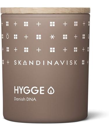 Skandinavisk Hygge 'Cosiness' fragrance candle.Fragrance notes: black tea and mint leaves dried apples and a hint of baked cinnamon.200 g.Hygge 'cosiness' 200g