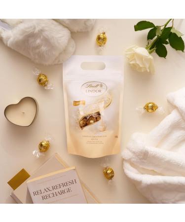 Lindor White Chocolate 1 kg Bag - Approx. 80 Lindt Chocolate Balls | International Shipping Available - Buy Online on SooperMarket.com