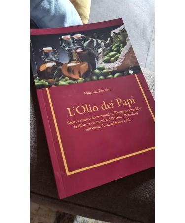 L'Olio dei Papi 100% Italian Extra Virgin Olive Oil 0.25 LT - Cold Extracted from Centuries-old Olive Groves | Gift Box Included - Buy Online on SooperMarket.com