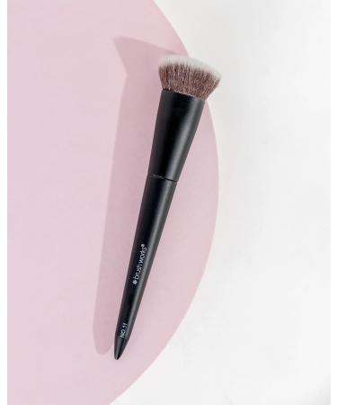 Brushworks No. 11 Flat Top Contour Brush - Buy Online on SooperMarket.com