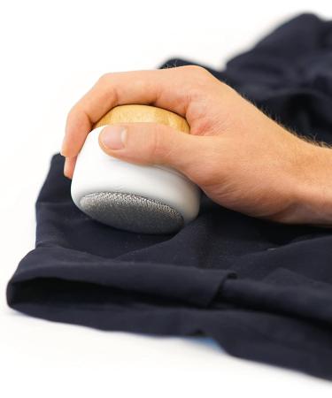 Full Circle Fuzz Off 2-in-1 Lint Remover & Brush - White | Eco-Friendly Fabric Care - Buy Online on SooperMarket.com