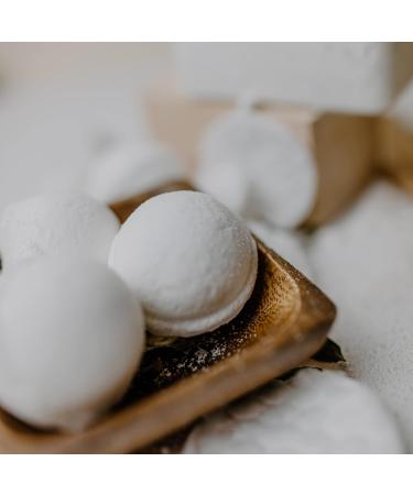 Hexeal 1kg Sodium Bicarbonate 1kg Bag of Food Grade Baking Soda for Cooking Baking Home Cleaning & Bath Bombs Fine Powder Deodorises & Removes Grime FCC E500 - Buy Online on SooperMarket.com