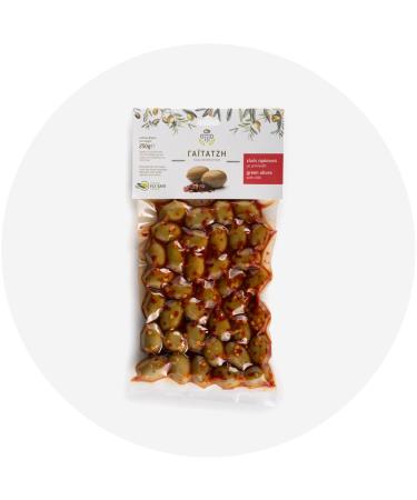 Green olives with Dried Red Chili Flakes ( ) 250gr in vacuum - Pack of 4 pcs.