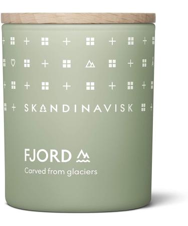 Skandinavisk FJORD scented candle. Fragrance notes: apple and pear blossom orchard fruits and red currants. 200 g. Fjord 200g