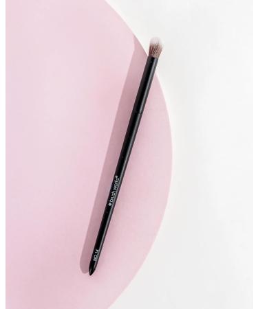 Brushworks No. 14 Fluffy Blending Eye Brush - Buy Online on SooperMarket.com