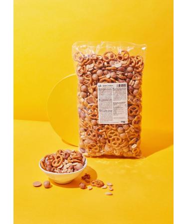 KoRo Pretzel-Nut Mix with Chocolate & Caramel 1kg - Sweet & Salty Snack for International Shipping - Buy Online on SooperMarket.com