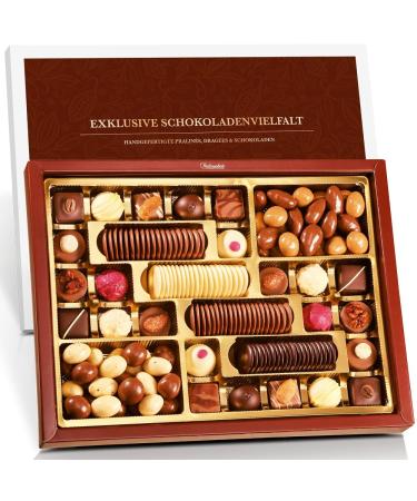 Praline messenger - exclusive variety of chocolate with 24 handmade chocolates 80 fine chocolates and 235 g chocolate dragees in an exclusive gift box XXL chocolate variety 740 g (1 Pack)