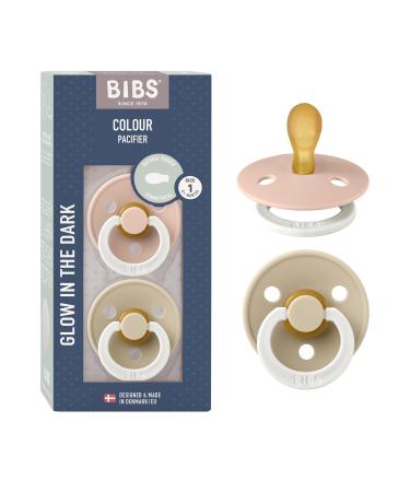 BIBS COLOUR SIMMETRICAL GLOW Schnuller 2-pack BPA-free.Lights up in the dark symmetrical nipple.Natural rubber/latex made in Denmark.Size 1 (0-6 months) Blush Glow / Vanilla Glow 0-6 months (2 Series Pack) Blush Glow / Vanilla Glow