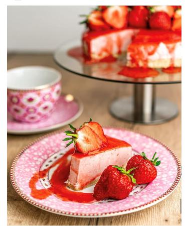 Buy Ruf Leaf Gelatine Beef - 100% Halal Certified Gluten-Free Perfect for Cakes & Desserts - 12 Leaves (20g) - International Shipping Available - Buy Online on SooperMarket.com