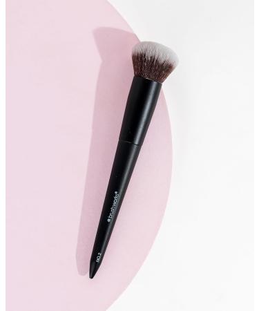 Brushworks No. 2 Buffing Foundation Brush - Buy Online on SooperMarket.com