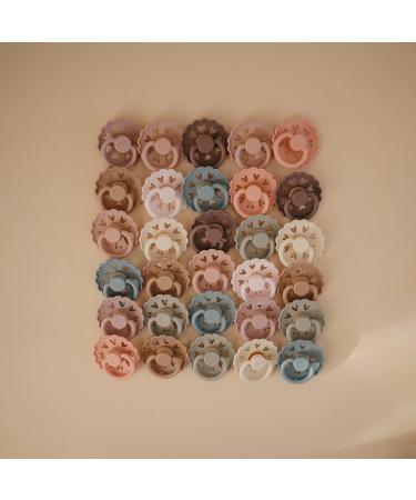 Frigg Fairytale Schnuller 2 Pack | BPA-Free Latex Pacifier | Cherry Shape | Size 2 (6-18 months) | Made in Denmark | Cream/Blush - Buy Online on SooperMarket.com