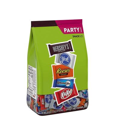 Hershey Milk and Dark Chocolate Assortment Snack Size Candy, Halloween, 33.43 oz Bulk Party Pack 2.08 Pound (Pack of 1)