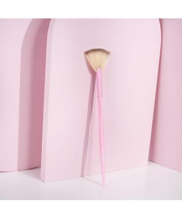 Brushworks HD Fan Brush - Premium Quality Makeup Brush for Flawless Application | International Shipping Available - Buy Online on SooperMarket.com