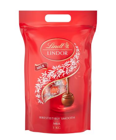 Lindt lindor milk chocolate truffle bag - approx. 80 balls 1 kg - perfect for sharing - chocolate balls with a smooth melting filling 1 kg (1 Pack)