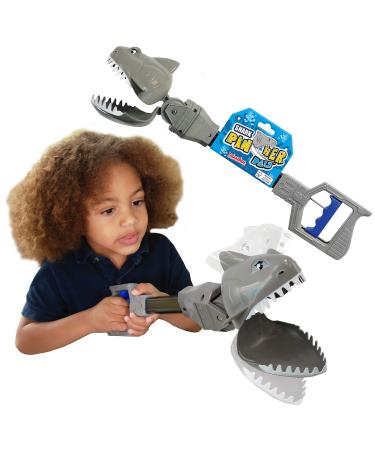 Pincher Pals - Hai from DeluxBase.Extra large gripping tongs toys for children.Fun gripping toys the perfect ocean gift!Shark