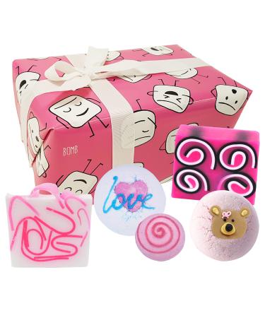 Bomb Cosmetics Mallow Out Handmade Gift Pack 570 g