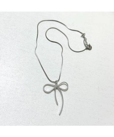 Oralgos Elegant Fashion Necklace - Stylish Snake Bone Choker with Loop Trailer for a Cool Collarbone Look - International Shipping - Buy Online on SooperMarket.com