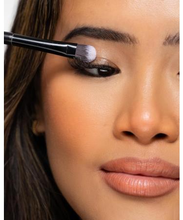 Brushworks No. 18 Flat Eye Brush - Buy Online on SooperMarket.com