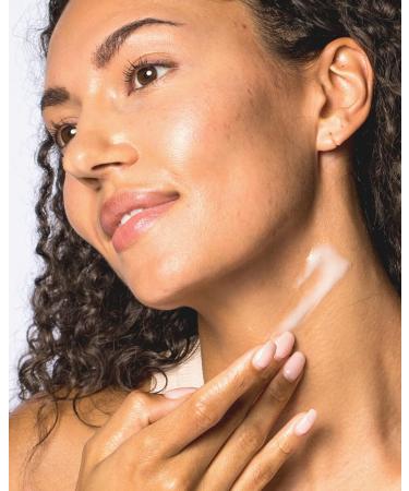 iS CLINICAL Moisturizing Complex: Anti Blemish & Anti Aging Face Moisturizer with Vitamin A - Buy Online on SooperMarket.com