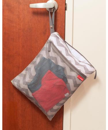 Skip Hop Grab and Go Wet/Dry Bag Chevron (Grey) - Buy Online on SooperMarket.com