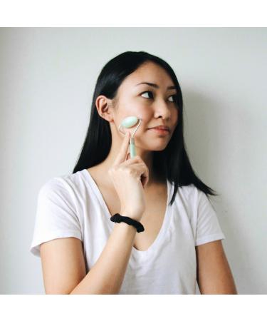 Shop Mount Lai De-Puffing Jade Facial Roller - Standard Online - Best Price & International Shipping - Buy Online on SooperMarket.com