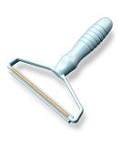Portable Fabric Shaver & Pet Hair Remover - Manual Lint Remover for Carpet, Clothes, Furniture - Blue 1pcs - Buy Online on SooperMarket.com